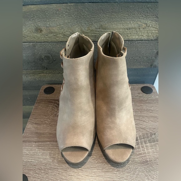 Rampage Tan Wedge Peep Toe Booties Size 7.5 - Picture 7 of 14